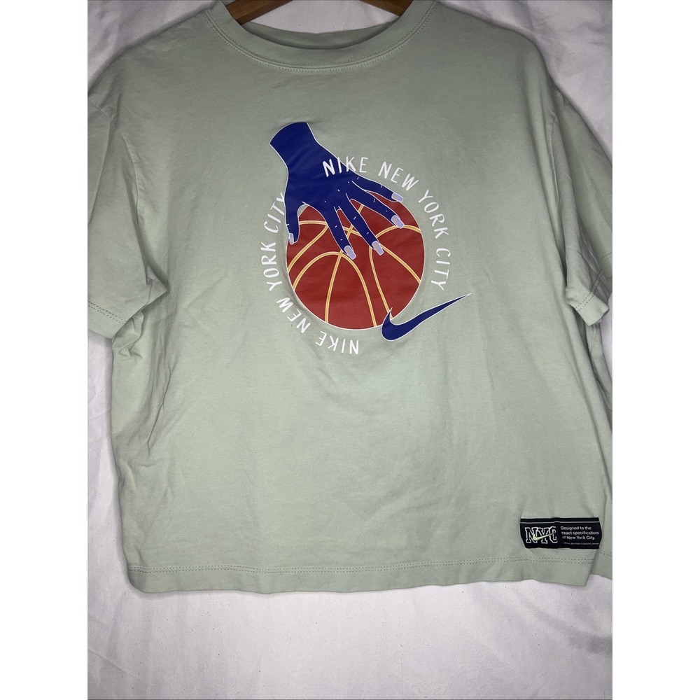 Nike Sportswear Women's Size M Pistachio Frost NYC Loose Fit T-shirt
